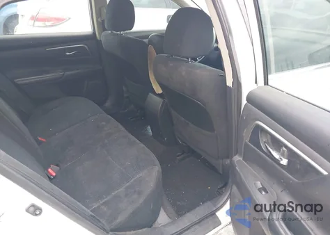 2015 Nissan Altima 2.5 S z USA, uszkodzony, nr VIN 1N4AL3AP8FN892654